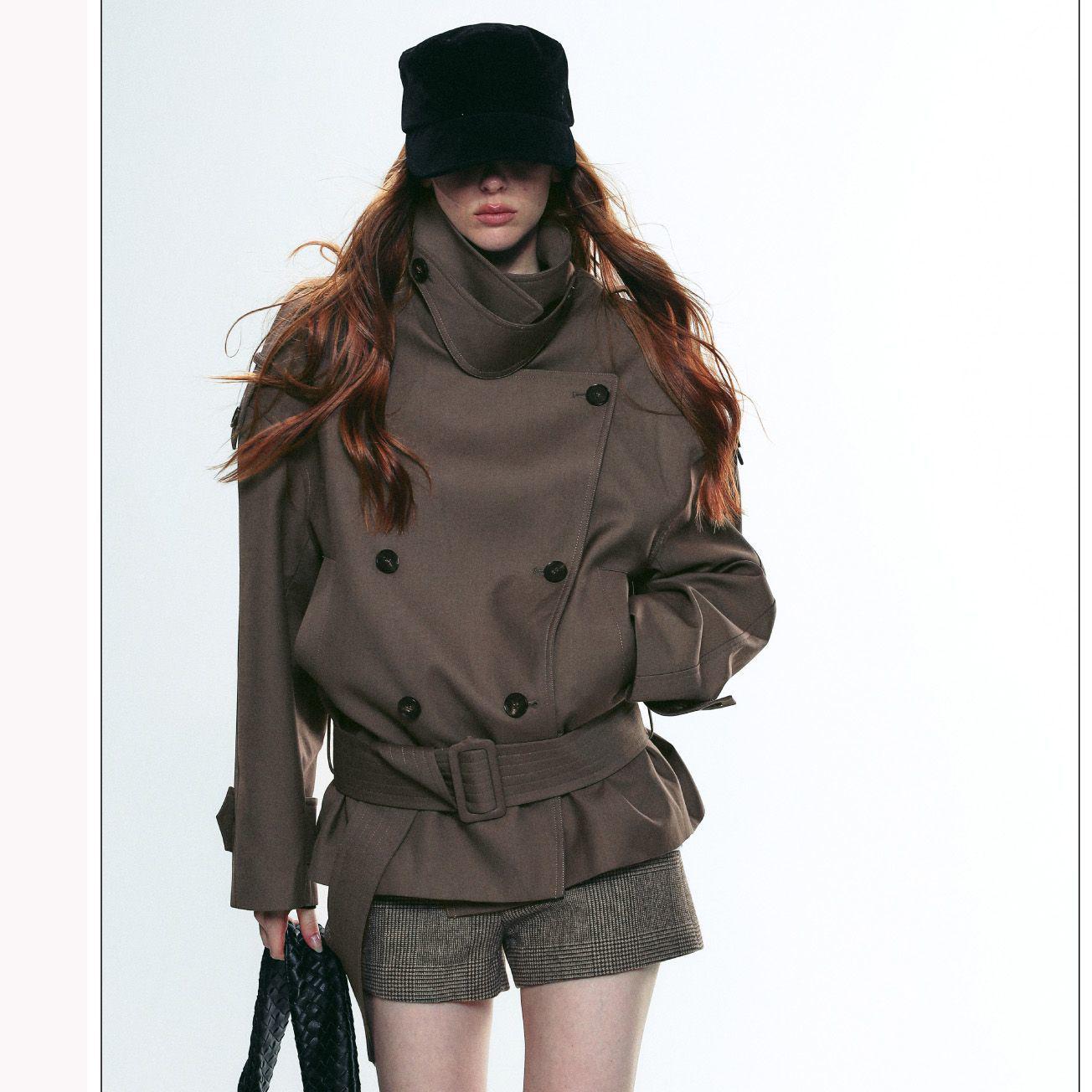 Женский осенний ретро короткий тренч двубортный со стойкой XL
Женский осенний ретро короткий тренч двубортный со стойкой XL