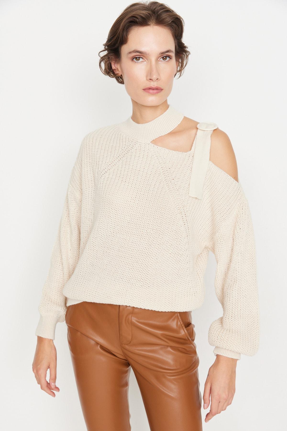 Свитер - Темно-синий - Классический крой 
Свитер - Темно-синий - Классический крой