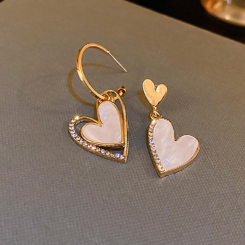 Korean Diamond Asymmetrical Heart Earrings - Light Luxury 2021 Autumn/Winter Collection for Women Alloy
Korean Diamond Asymmetrical Heart Earrings - Light Luxury 2021 Autumn/Winter Collection for Women Alloy