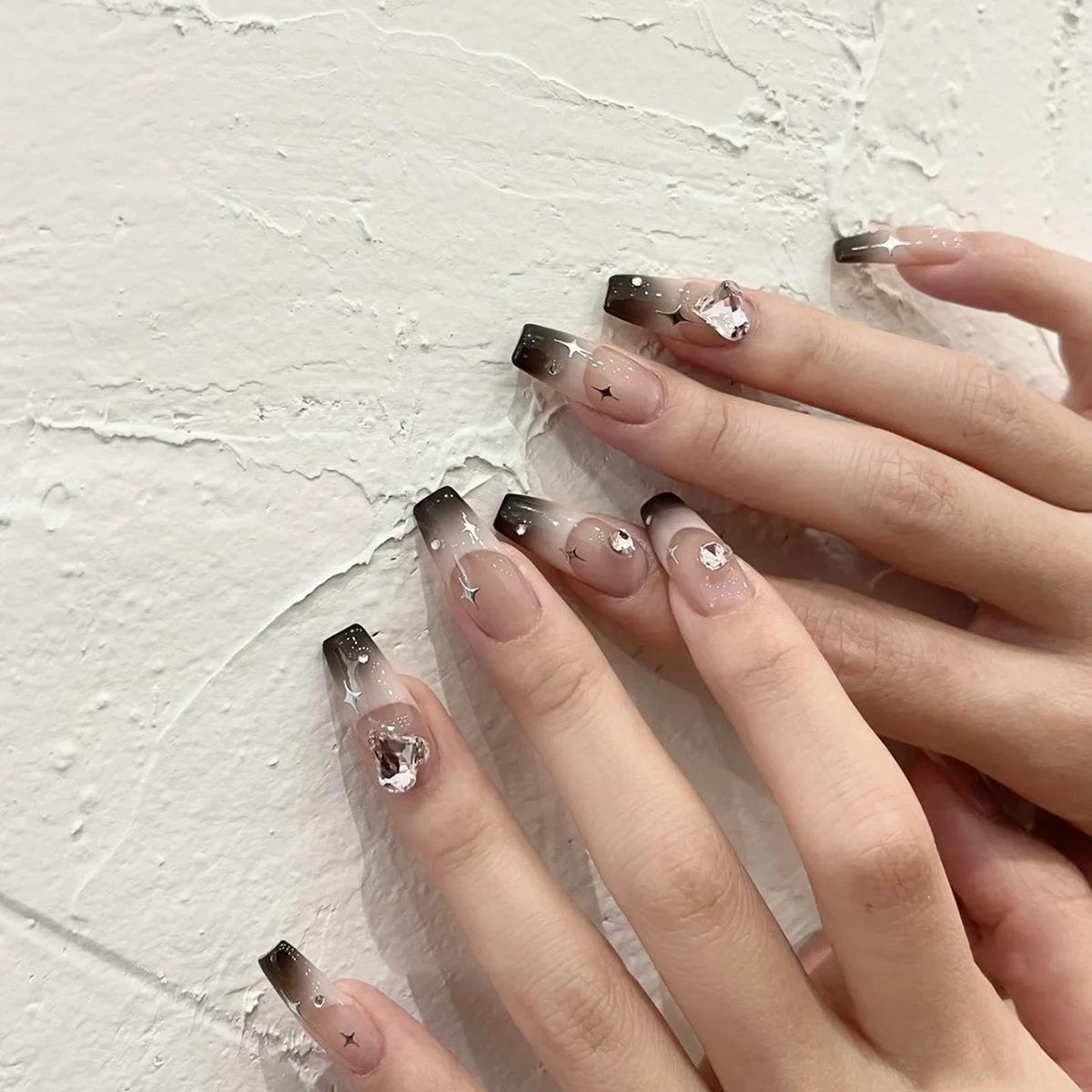 24 шт./компл., быстрые ногти, вечерние, панк-маникюр, темные длинные балетные накладные ногти, водонепроницаемые, носимые, готовые наклейки для ногтей серебряный/чёрный
24 шт./компл., быстрые ногти, вечерние, панк-маникюр, темные длинные балетные накладные ногти, водонепроницаемые, носимые, готовые наклейки для ногтей серебряный/чёрный
