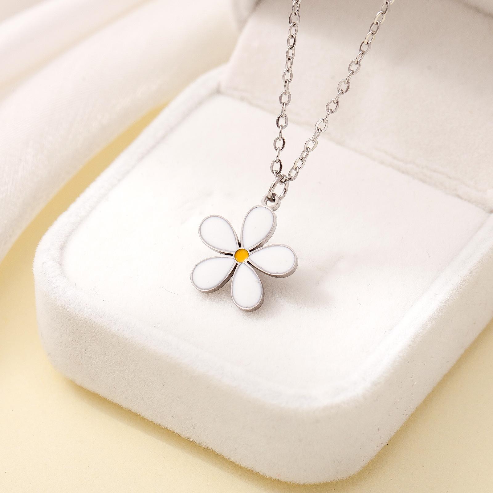 Simple White Enamel Flower Pendant Necklace For Women Stainless Steel Gold Color Choker Fashion Plant Zircon Brithday Gift 40-45 cm
Simple White Enamel Flower Pendant Necklace For Women Stainless Steel Gold Color Choker Fashion Plant Zircon Brithday Gift 40-45 cm
