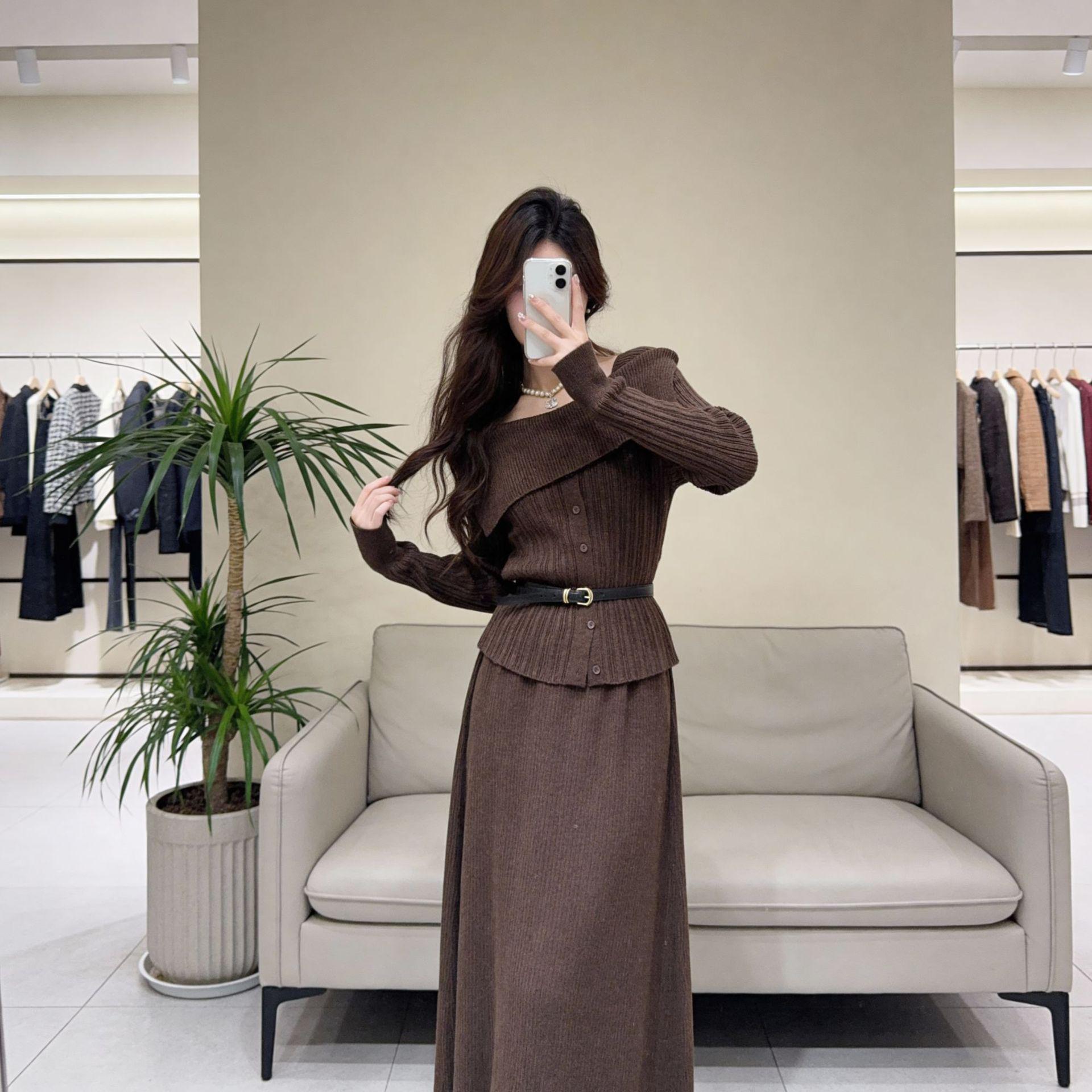 Korean Coffee One-Shoulder Sweater & Skirt Two-Piece Set for Women XL
Korean Coffee One-Shoulder Sweater & Skirt Two-Piece Set for Women XL