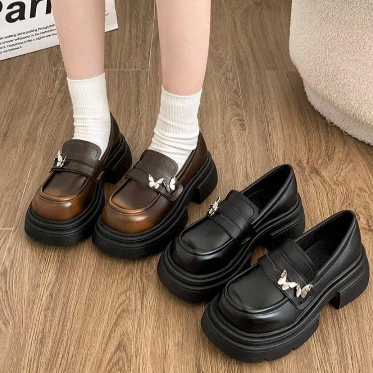 Thick-soled British style small leather shoes 2024 spring and autumn new versatile one-pedal loafers children s spring high value 40 коричневий
Thick-soled British style small leather shoes 2024 spring and autumn new versatile one-pedal loafers children s spring high value 40 коричневий