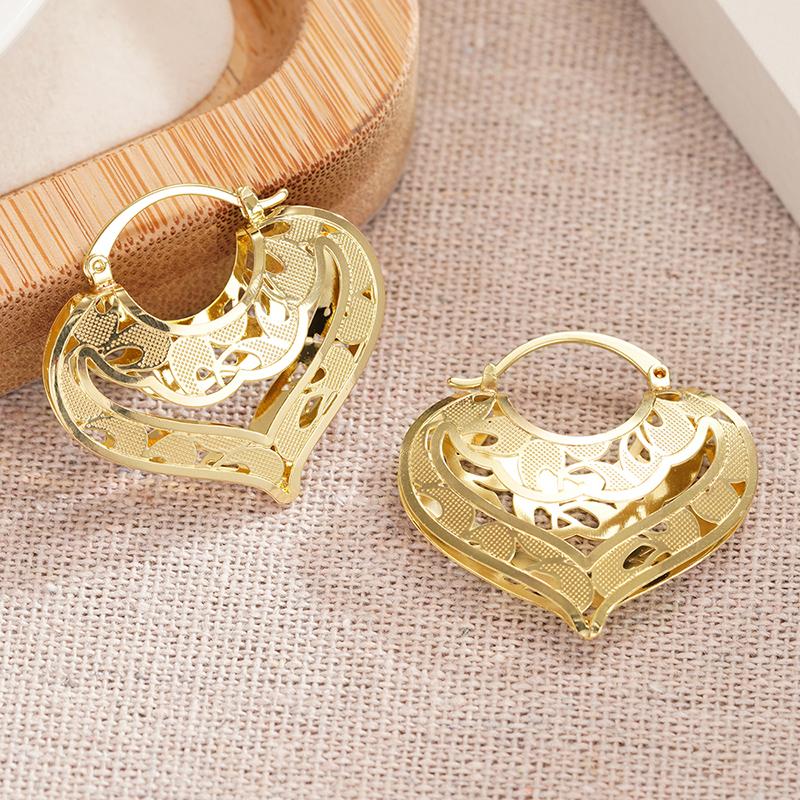 Huitan Metal Gold Color Hollow-out Hoop Earrings Female Delicate Graceful Accessories for Daily Party Personality Zircon Gifts
Huitan Metal Gold Color Hollow-out Hoop Earrings Female Delicate Graceful Accessories for Daily Party Personality Zircon Gifts