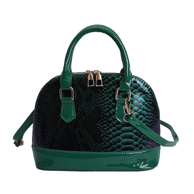 Patent leather glossy women s color snakeskin pattern new textured crossbody shoulder commuter portable shell bag зелений
Patent leather glossy women s color snakeskin pattern new textured crossbody shoulder commuter portable shell bag зелений