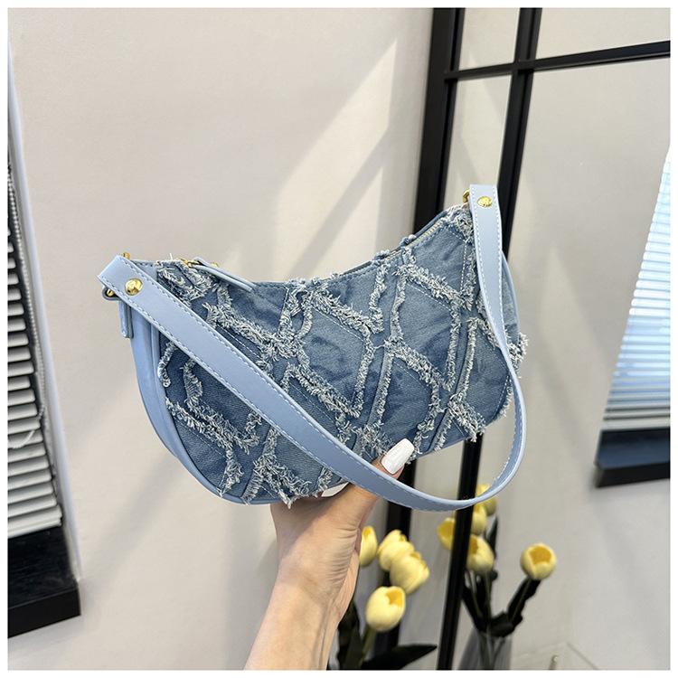 Large capacity denim bag women s summer new niche shoulder armpit bag diamond work commuter bag синій
Large capacity denim bag women s summer new niche shoulder armpit bag diamond work commuter bag синій