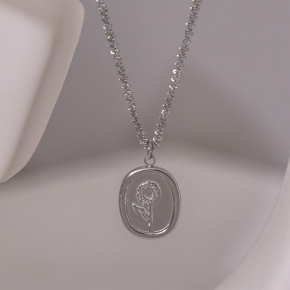 Ретро легкое роскошное золотое ожерелье квадратный бренд подсолнечник ключичная цепочка свитер цепочка высокое чувство универсальный
Ретро легкое роскошное золотое ожерелье квадратный бренд подсолнечник ключичная цепочка свитер цепочка высокое чувство универсальный