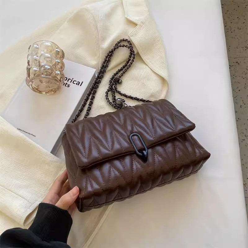 Fashion Versatile Women s Shoulder Small Square Bag Women s Crossbody High Sense Rhombus Embroidery Thread Chain Bag
Fashion Versatile Women s Shoulder Small Square Bag Women s Crossbody High Sense Rhombus Embroidery Thread Chain Bag