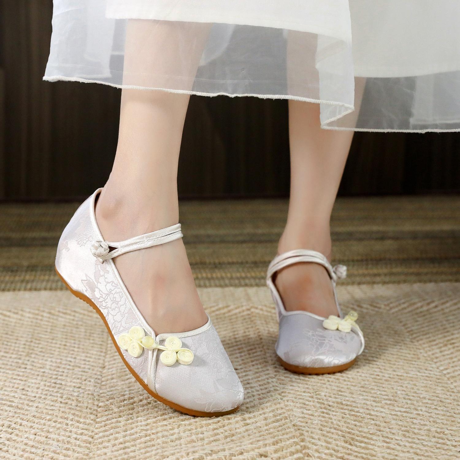 Модная женская обувь с круглым носком, с мелким вырезом, модная, универсальная, повседневная обувь, элегантные минималистичные женские туфли, легкие дышащие балетки 41 серый
Модная женская обувь с круглым носком, с мелким вырезом, модная, универсальная, повседневная обувь, элегантные минималистичные женские туфли, легкие дышащие балетки 41 серый