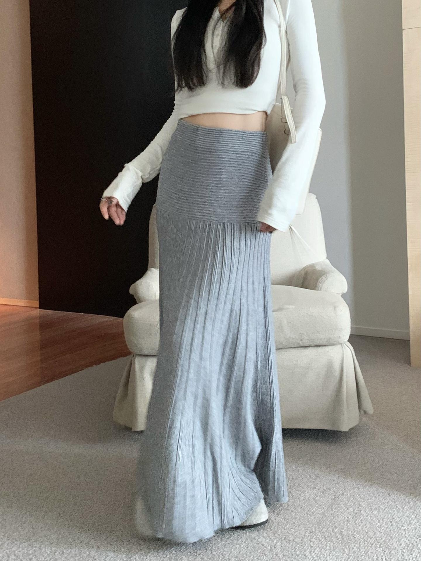 Elegant Korean Pleated Midi Skirt - High Waist Fishtail Design, Hip-Hugging and Stylish One Size
Elegant Korean Pleated Midi Skirt - High Waist Fishtail Design, Hip-Hugging and Stylish One Size