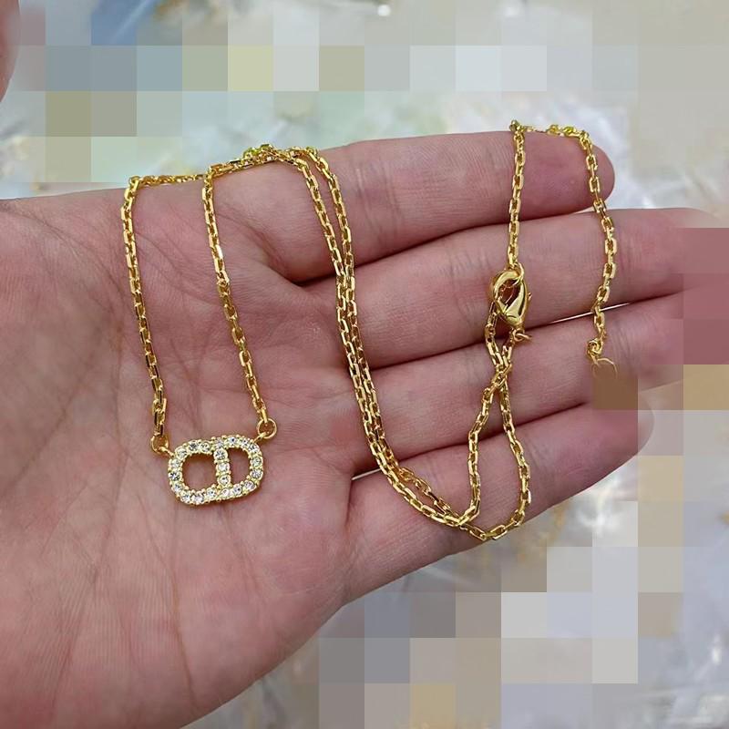 Элегантный двухслойный CD-браслет T-Family для женщин: Модный, Универсальный, Легкая роскошь с ощущением высокого класса
Элегантный двухслойный CD-браслет T-Family для женщин: Модный, Универсальный, Легкая роскошь с ощущением высокого класса