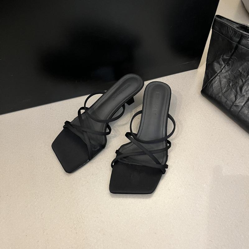 2025 summer new stiletto high heels niche French temperament one-word fashion versatile square toe sandals 35
2025 summer new stiletto high heels niche French temperament one-word fashion versatile square toe sandals 35