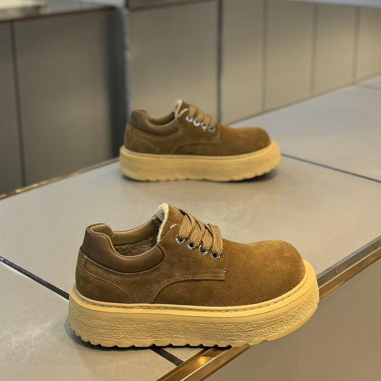 High quality men s shoes casual sports shoes platform shoes low top Martin shoes 44 коричневий
High quality men s shoes casual sports shoes platform shoes low top Martin shoes 44 коричневий