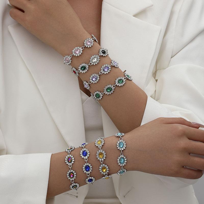 Women s light luxury style diamond-set adjustment size jewelry temperament versatile high-end bracelet білий
Women s light luxury style diamond-set adjustment size jewelry temperament versatile high-end bracelet білий
