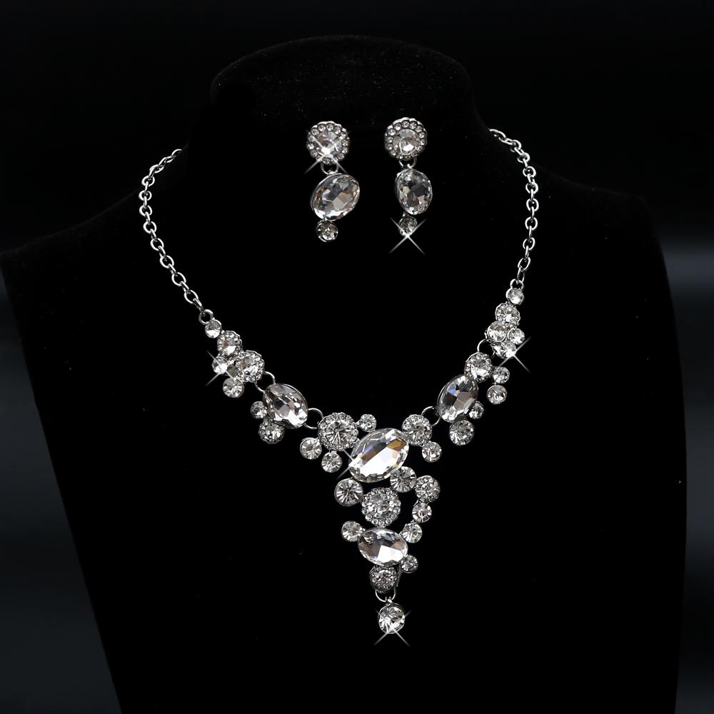 3pcs Luxurious Sparkling Round Rhinestone Splicing Alloy Necklace Earrings Wedding Ball Dress Temperament Crystal Jewelry Set 48cm
3pcs Luxurious Sparkling Round Rhinestone Splicing Alloy Necklace Earrings Wedding Ball Dress Temperament Crystal Jewelry Set 48cm