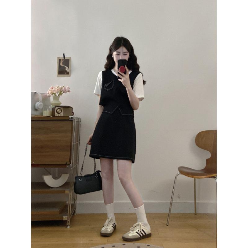 Huge good-looking summer dress suit women s new fashion casual age reduction fake two-piece T-shirt skirt two-piece set 5XL
Huge good-looking summer dress suit women s new fashion casual age reduction fake two-piece T-shirt skirt two-piece set 5XL