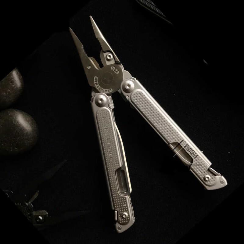 Jun Po EDC Multifunction Tool Pliers
Jun Po EDC Multifunction Tool Pliers