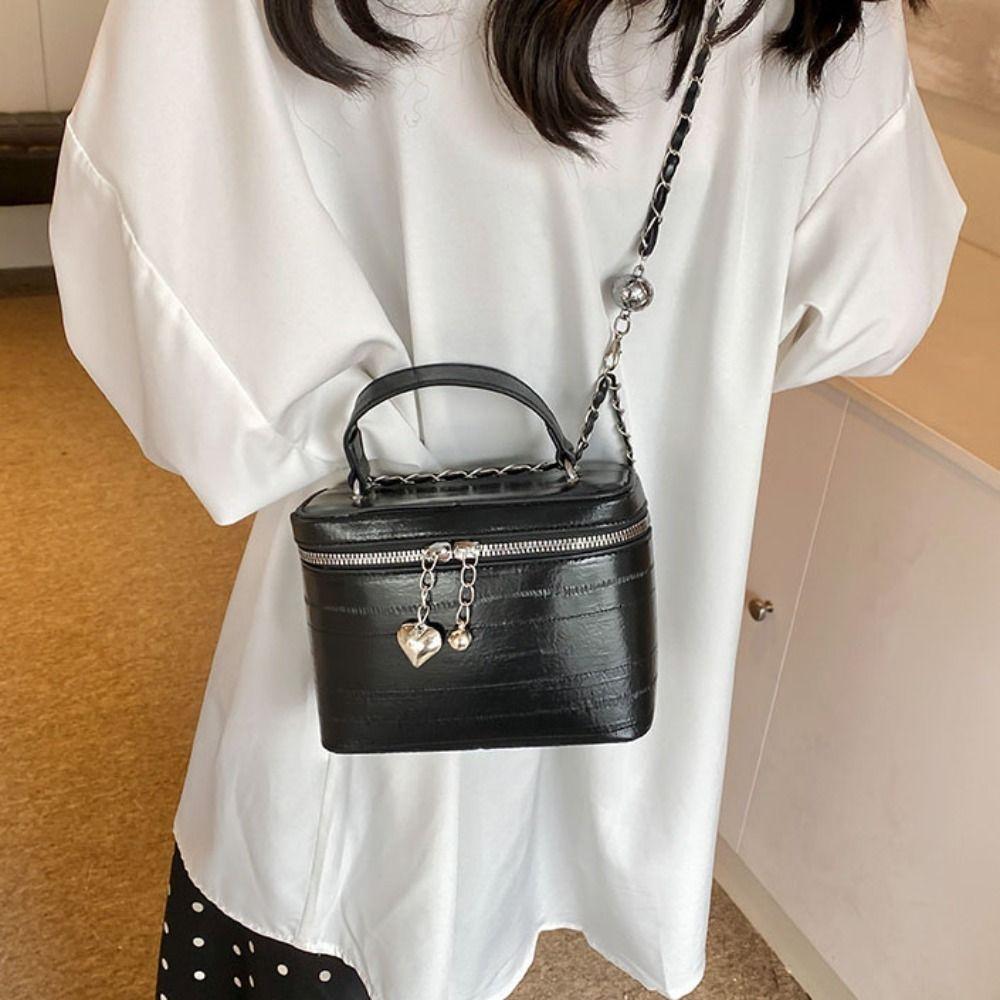 PU Leather Box Crossbody Bag Love Pendent Zipper Clothes Match Bag Simple Box Handbag Children білий
PU Leather Box Crossbody Bag Love Pendent Zipper Clothes Match Bag Simple Box Handbag Children білий