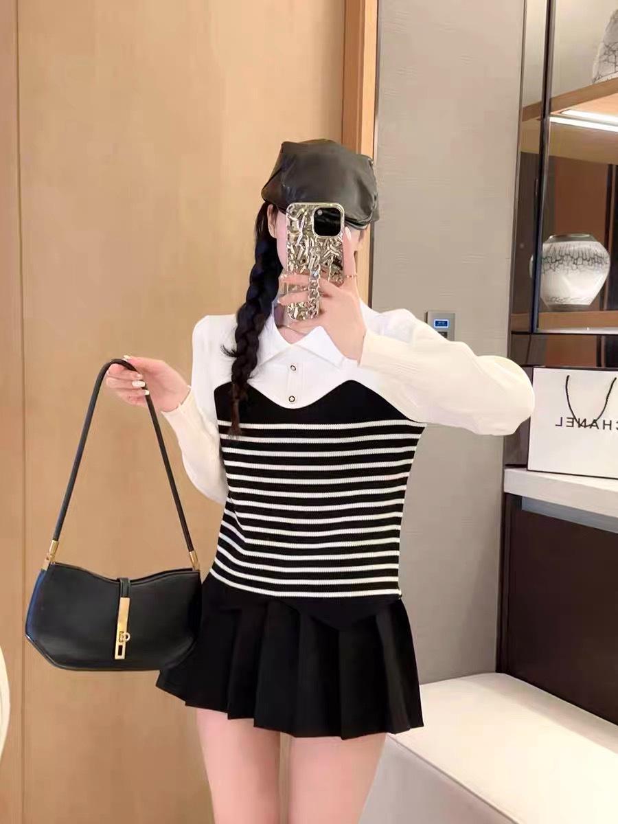 Women s Striped Knit Top with Chiffon Spliced Sleeves - 2023 Contrast Lapel Design One Size чёрный
Women s Striped Knit Top with Chiffon Spliced Sleeves - 2023 Contrast Lapel Design One Size чёрный