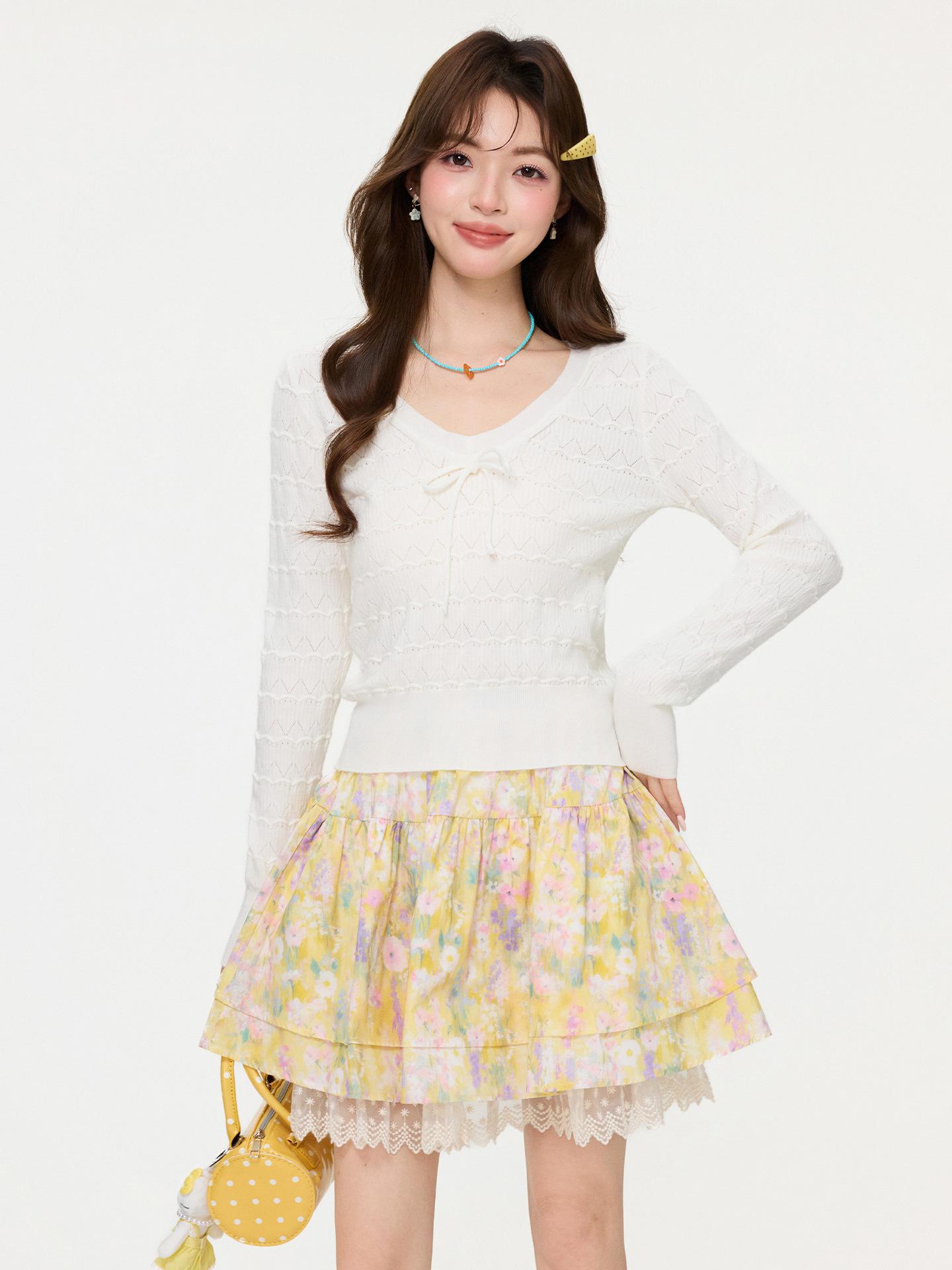 White V-neck bow knitted hollow-out inner bottoming shirt spring long-sleeved slim-fitting temperament small top women One size fits all белый
White V-neck bow knitted hollow-out inner bottoming shirt spring long-sleeved slim-fitting temperament small top women One size fits all белый