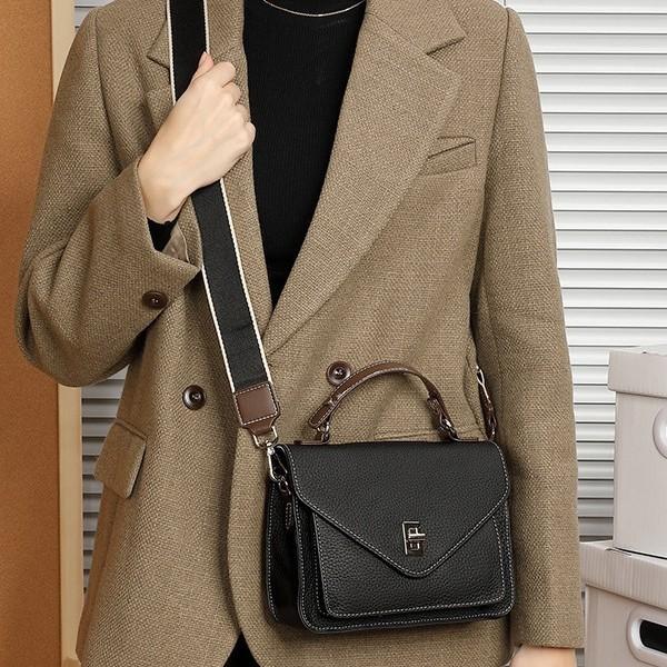 Leather Small Square Bag Versatile Trend Handbag Bag New Messenger Bag темно-синього кольору
Leather Small Square Bag Versatile Trend Handbag Bag New Messenger Bag темно-синього кольору