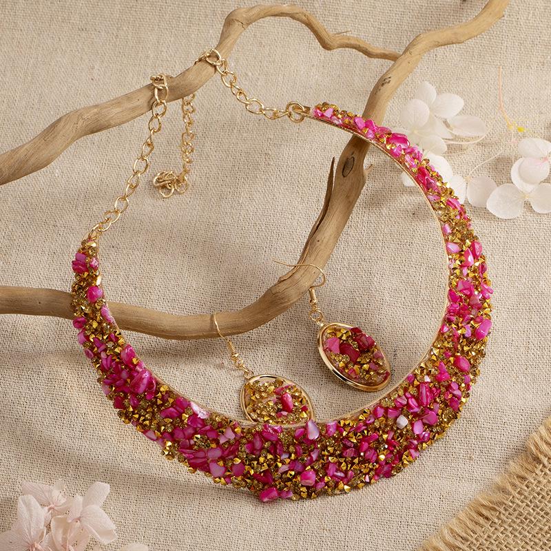 Retro Ethnic Dangle Earrings and Choker Set with Electroplated Rhinestones - Two-Piece Bestseller Jewelry Set
Retro Ethnic Dangle Earrings and Choker Set with Electroplated Rhinestones - Two-Piece Bestseller Jewelry Set
