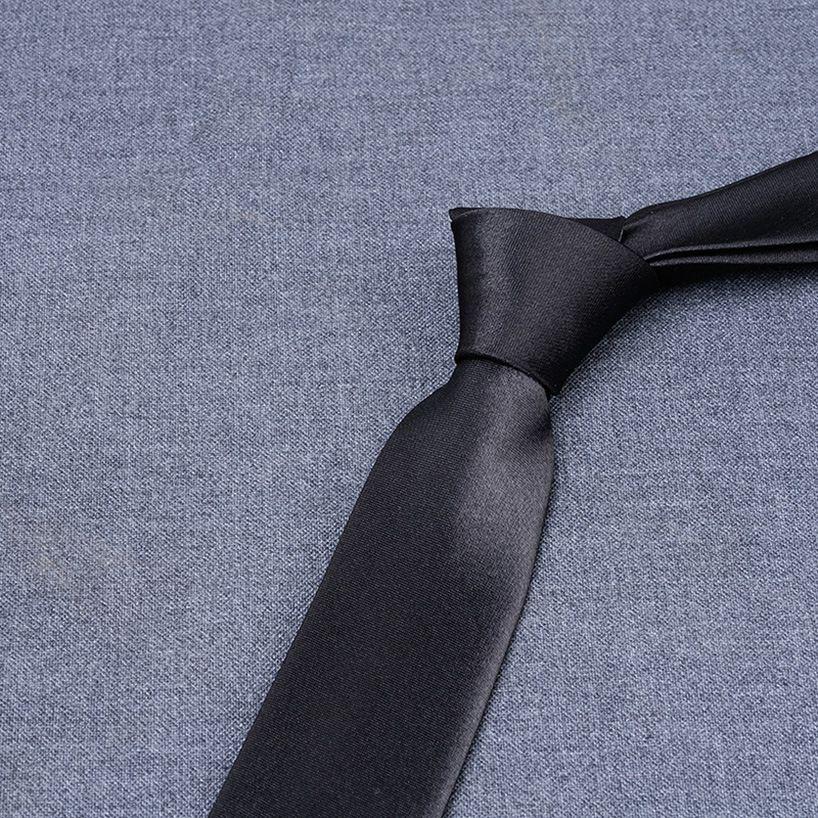 8cm Solid Color Polyester Silk Men s Tie, Multiple Colors Available for Business or Casual Wear
8cm Solid Color Polyester Silk Men s Tie, Multiple Colors Available for Business or Casual Wear