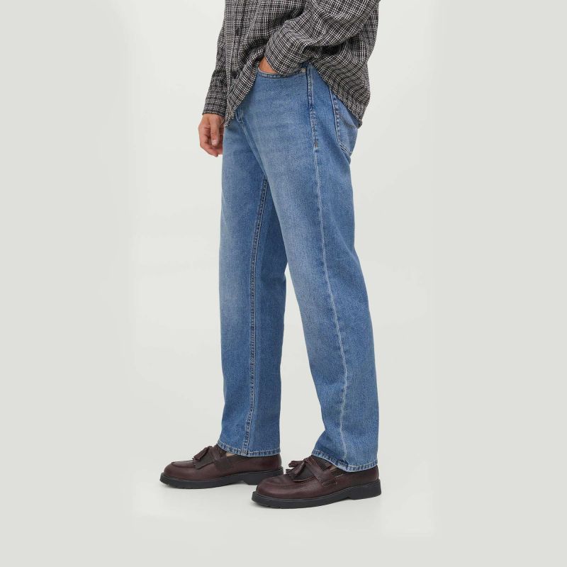 Светло-голубые свободные джинсы необработанного цвета CHRIS Мужское JACK & JONES
Светло-голубые свободные джинсы необработанного цвета CHRIS Мужское JACK & JONES