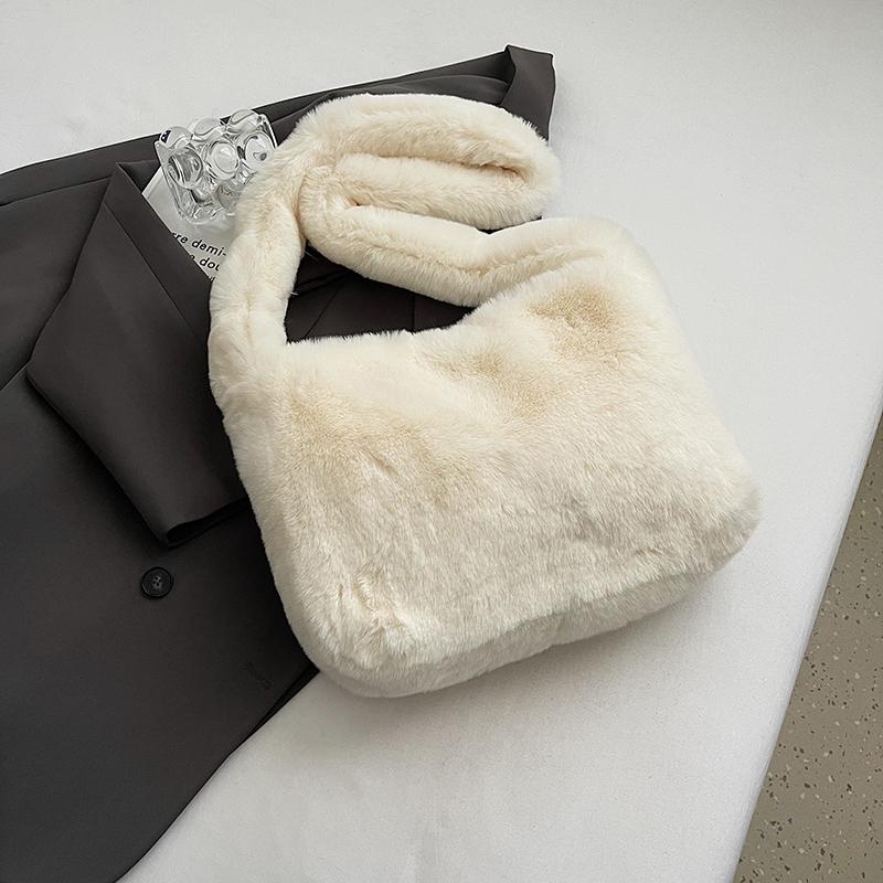 Green Design Plush Shoulder Bag For Women Fashion Chain Handbag Underarm Shopper Purse Winter Clutch Soft Fluffy Crossbody Bag 50cm))
Green Design Plush Shoulder Bag For Women Fashion Chain Handbag Underarm Shopper Purse Winter Clutch Soft Fluffy Crossbody Bag 50cm))