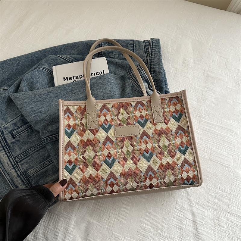 Trendy Fashionable Stylish Single Shoulder Tote Bag Large Capacity For Women In Red Brown And Khaki хакі
Trendy Fashionable Stylish Single Shoulder Tote Bag Large Capacity For Women In Red Brown And Khaki хакі