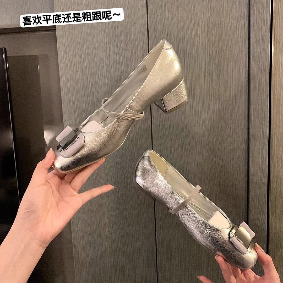 Cowhide version~ Hepburn daughter square head bow thick heel Mary Jane shoes women s single shoes flat ballet shoes 35
Cowhide version~ Hepburn daughter square head bow thick heel Mary Jane shoes women s single shoes flat ballet shoes 35