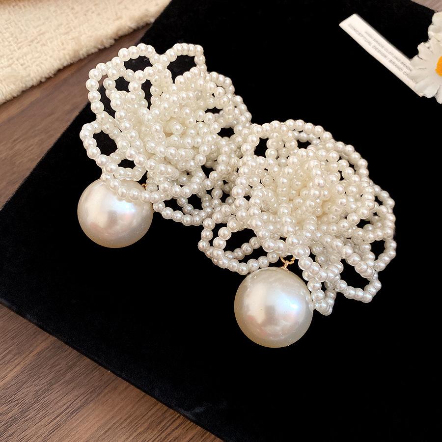 Romantic flower _ long shell flower necklace women s light luxury small fragrant multi-layer fringed sweater chain neck chain accessories
Romantic flower _ long shell flower necklace women s light luxury small fragrant multi-layer fringed sweater chain neck chain accessories