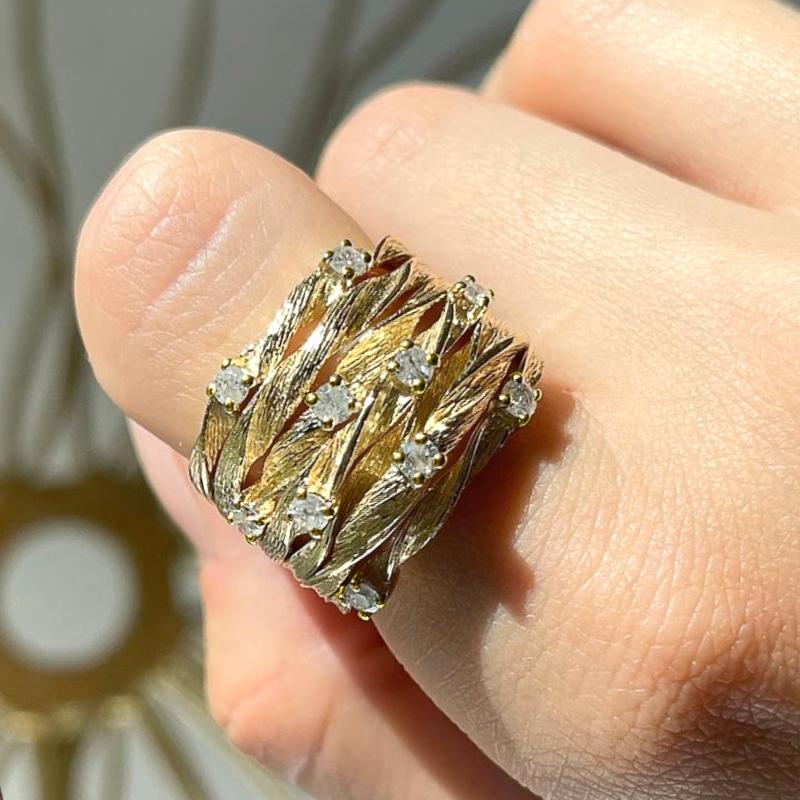 CAOSHI Luxury Fashion Design Finger Ring Female Party Accessories with Dazzling Zirconia Gorgeous Gold Color Zircon for Women 6
CAOSHI Luxury Fashion Design Finger Ring Female Party Accessories with Dazzling Zirconia Gorgeous Gold Color Zircon for Women 6