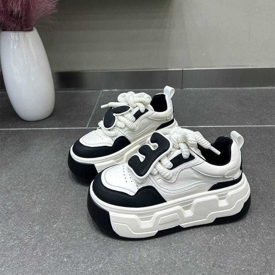 Нескользящие увеличивающие рост белые туфли с круглым носком для женщин, новая коллекция весна 2025, универсальные повседневные спортивные кеды на толстой подошве-маффин для детей 40 чёрный
Нескользящие увеличивающие рост белые туфли с круглым носком для женщин, новая коллекция весна 2025, универсальные повседневные спортивные кеды на толстой подошве-маффин для детей 40 чёрный