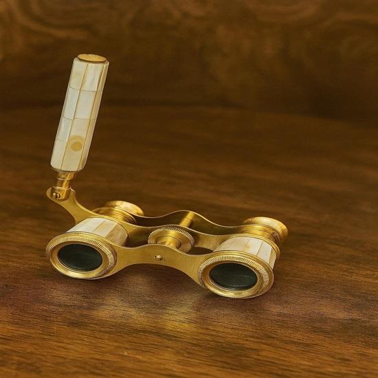 Mother of Pearl Opera Glasses Binoculars with Leather Case
Mother of Pearl Opera Glasses Binoculars with Leather Case