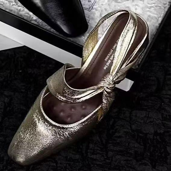 Sheepskin version~ French square head silver kink one-word sandals women s two wear thick heels empty leather bag head shoes summer 40
Sheepskin version~ French square head silver kink one-word sandals women s two wear thick heels empty leather bag head shoes summer 40