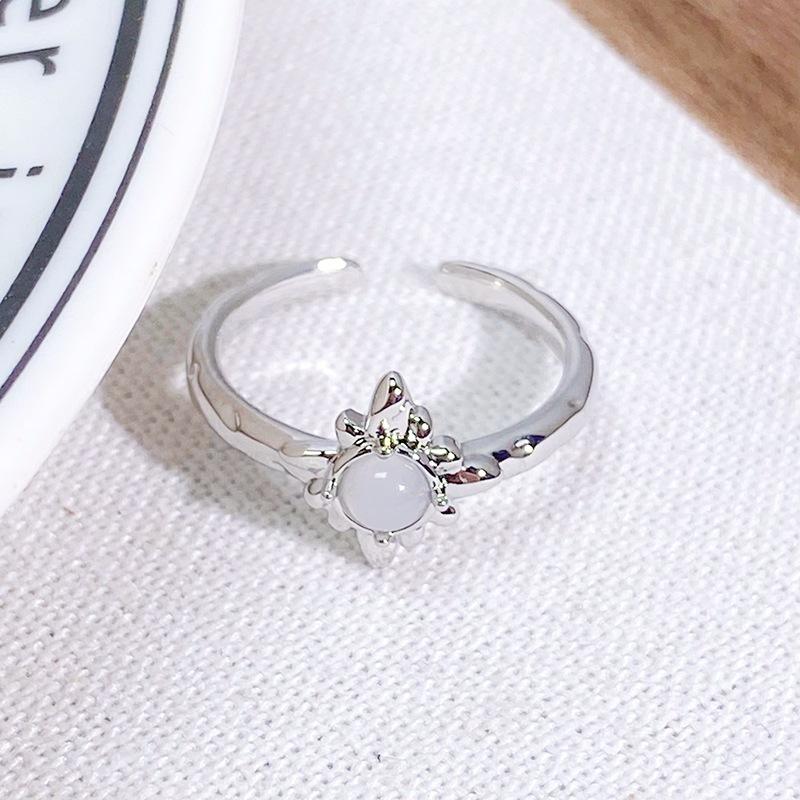 П ятикутна Зірка Місячний Камінь Інкрустований Циркон Ручка Кільце Нішеве Висококласне Відчуття Легка Розкіш Мода Особистість Кільце Жіноче Adjustable opening
П ятикутна Зірка Місячний Камінь Інкрустований Циркон Ручка Кільце Нішеве Висококласне Відчуття Легка Розкіш Мода Особистість Кільце Жіноче Adjustable opening