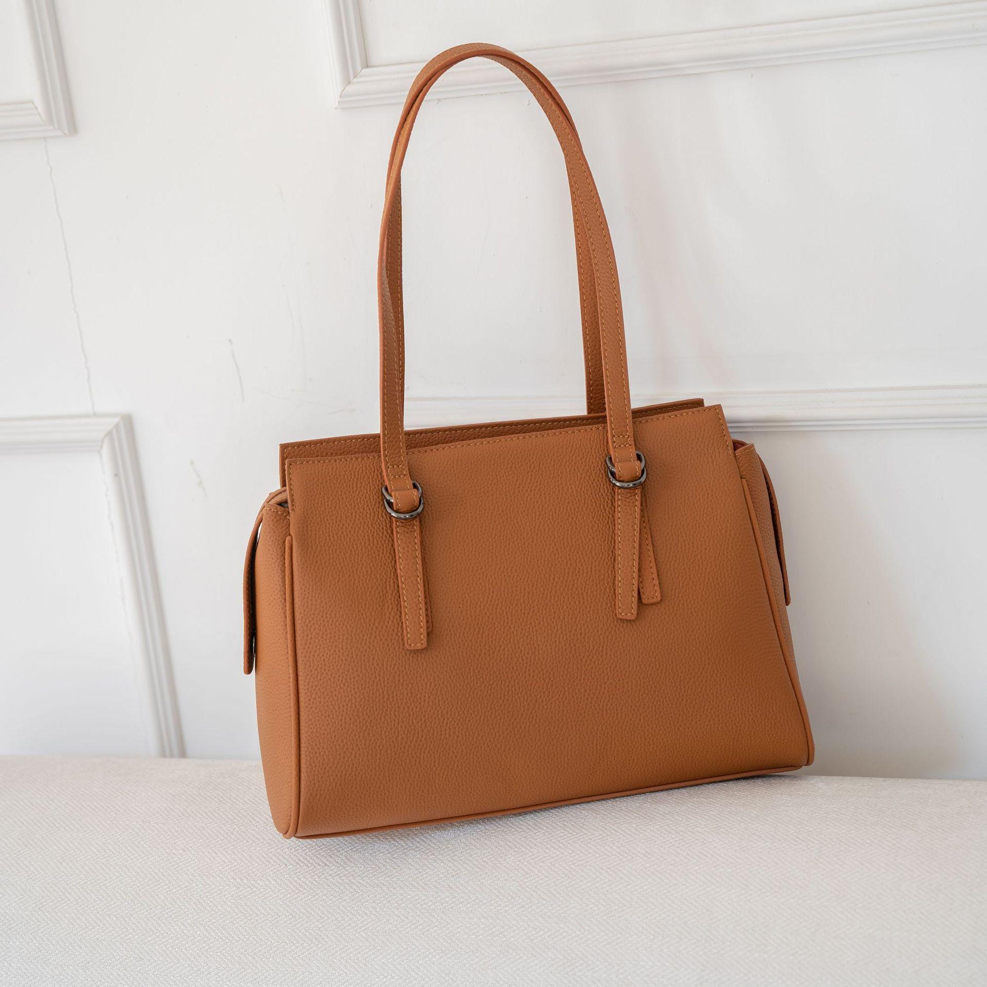 Сумка из коровьей кожи, квадратная сумка через плечо, популярная модная однотонная женская сумка на одно плечо, практичная и портативная
Сумка из коровьей кожи, квадратная сумка через плечо, популярная модная однотонная женская сумка на одно плечо, практичная и портативная