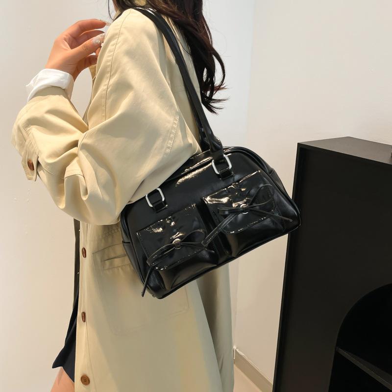 Большая вместительная сумка из ПУ для женщин 2024 года, новая сумка-бантик в балетном стиле, универсальная сумка через плечо 29*12*17 чёрный
Большая вместительная сумка из ПУ для женщин 2024 года, новая сумка-бантик в балетном стиле, универсальная сумка через плечо 29*12*17 чёрный