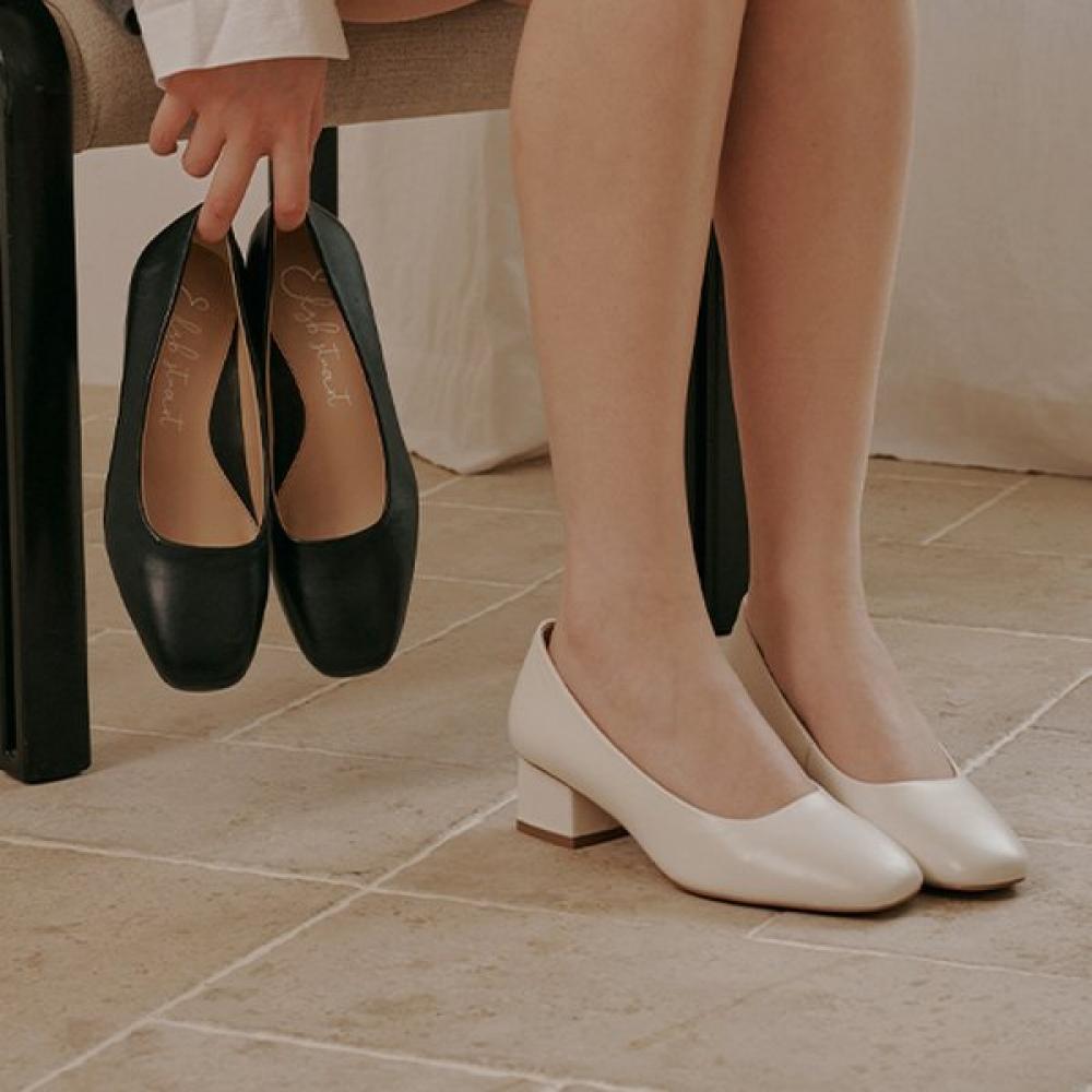 Elizabeth Stewart Lambskin Essential Pumps Ebal157139 butter cream/235
Elizabeth Stewart Lambskin Essential Pumps Ebal157139 butter cream/235