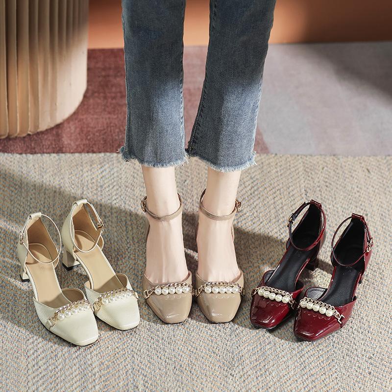Lady style pearl hollow single shoes 2025 new bag head sandals summer word with square head high heels thick heel 34
Lady style pearl hollow single shoes 2025 new bag head sandals summer word with square head high heels thick heel 34