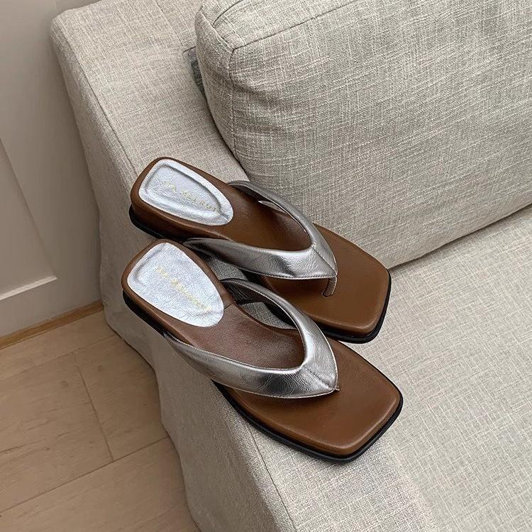 Fashion Women Slippers 2025 Summer Clip Toe Flip Flops Wedges Fashion Beach Outdoor Casual Shoes Square Toe Open Toe Sandalias De Mujer 40
Fashion Women Slippers 2025 Summer Clip Toe Flip Flops Wedges Fashion Beach Outdoor Casual Shoes Square Toe Open Toe Sandalias De Mujer 40