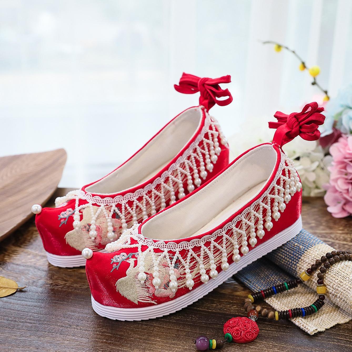 bow shoes, Hanfu shoes, single shoes/cotton shoes, ancient bridal shoes, embroidered cloth shoes, same-robe women s shoes 35
bow shoes, Hanfu shoes, single shoes/cotton shoes, ancient bridal shoes, embroidered cloth shoes, same-robe women s shoes 35