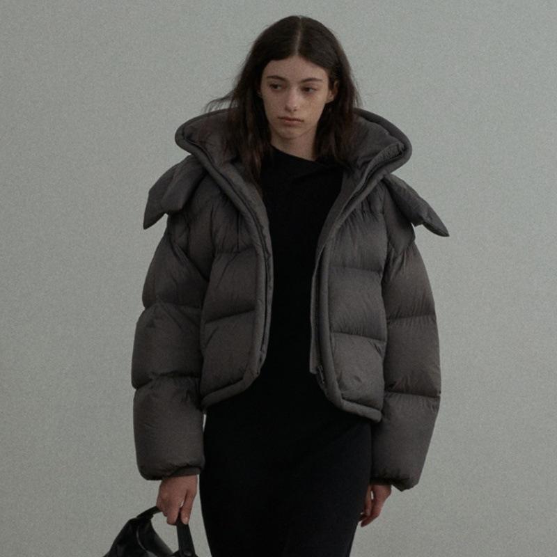 Хлопковое пальто с капюшоном и воротником-стойкой в корейском стиле для женщин, зимнее короткое, новый стиль, свободное, утолщенное пальто-пуховик XL
Хлопковое пальто с капюшоном и воротником-стойкой в корейском стиле для женщин, зимнее короткое, новый стиль, свободное, утолщенное пальто-пуховик XL