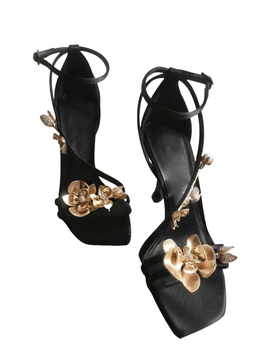 Весна-Лето женские сексуальные туфли на высоком каблуке модные сандалии на тонком каблуке туфли для вечеринок 40
Весна-Лето женские сексуальные туфли на высоком каблуке модные сандалии на тонком каблуке туфли для вечеринок 40