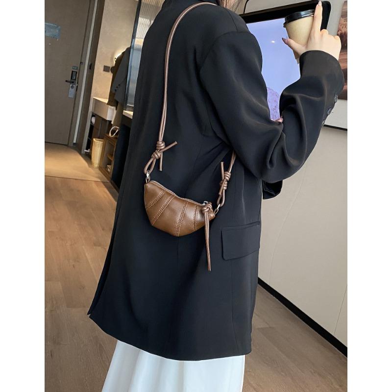 Женская кожаная сумка на одно плечо, универсальная сумка для сменных вещей
Женская кожаная сумка на одно плечо, универсальная сумка для сменных вещей