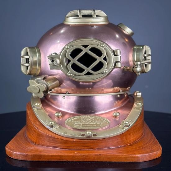45.72 cm Diving Helmet Deep Sea Scuba Divers Helmet with Wooden Base Marine Nautical Boston Scuba Diving Helmet Gift item
45.72 cm Diving Helmet Deep Sea Scuba Divers Helmet with Wooden Base Marine Nautical Boston Scuba Diving Helmet Gift item