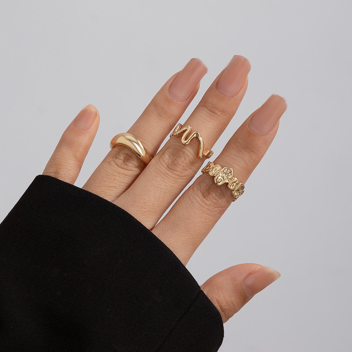 Неправильная гладкая открытая текстура ювелирных изделий, геометрический металлический стиль ретро Кольца набор лавовых колец Specifications
Неправильная гладкая открытая текстура ювелирных изделий, геометрический металлический стиль ретро Кольца набор лавовых колец Specifications