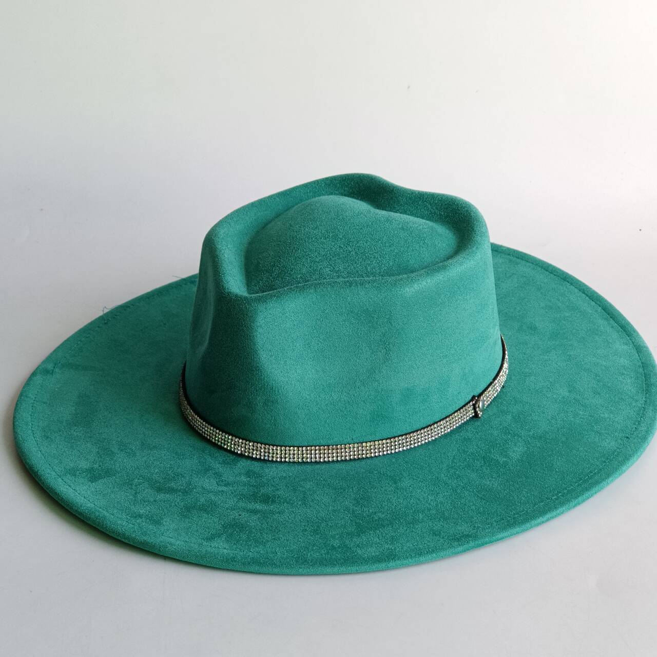 Classic heart-shaped felt hat -with suede bow accessory unisex suitable for everyday wear and outdooractivitieschapeauhomme luxe 2Pcs
Classic heart-shaped felt hat -with suede bow accessory unisex suitable for everyday wear and outdooractivitieschapeauhomme luxe 2Pcs