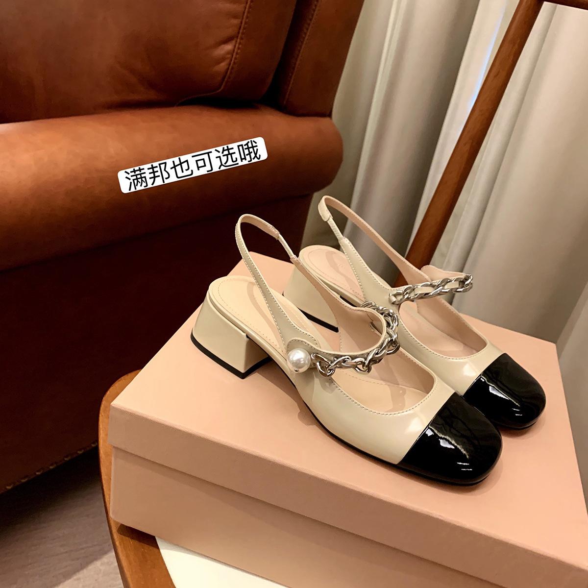 Fashion Mixed Color square toe sandals women elastic band summer mary janes shoes thick heels pearl chain shiny leather sandalias 2025 5 абрикосовый
Fashion Mixed Color square toe sandals women elastic band summer mary janes shoes thick heels pearl chain shiny leather sandalias 2025 5 абрикосовый